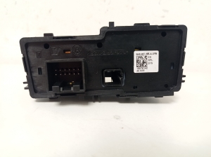 Volkswagen Golf VIII (2019–2026) Parking brake switch 5H0927225A - 4