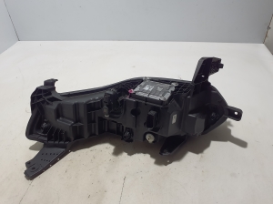 Scheinwerfer vorne - 260104574R