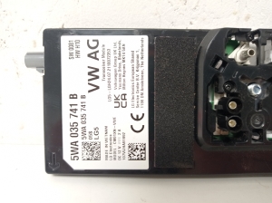 Volkswagen Golf VIII (2019–2026) Antenna amplifier 5WA035741B - 3
