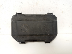  Cover fuse block front 