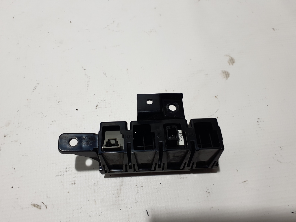 NISSAN Qashqai 2 generation (2013-2023) Headlight Switch Control Unit 251904EA0E 25435531