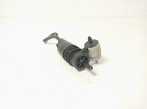 Opel Mokka (2012–2020) Front windshield washer pump 13250357 - 2