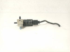   Front windshield washer pump  - 13250357 