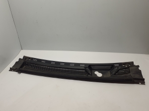 Grille d’auvent (garniture du mécanisme d’essuie-glace) - 668122684R