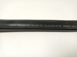 Volkswagen Golf VIII (2019–2026) Esiukse tihenduskumm 5H4867911 - 3