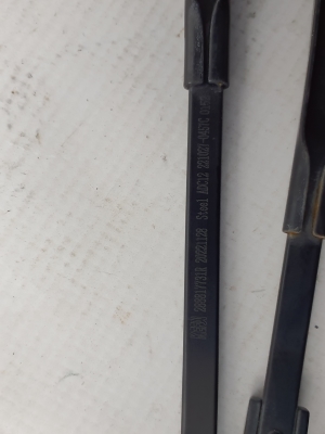 Dacia Spring (2021–2026) Windshield wiper arm 288817731R - 3
