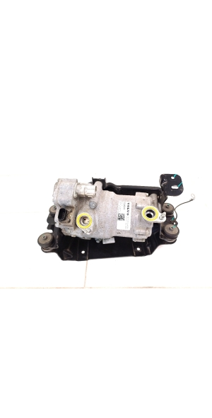 A/C compressor - 32289915