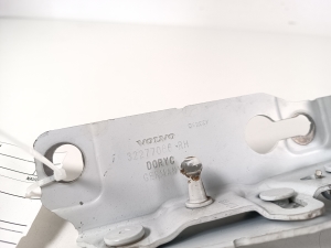  Engine cover hinge 