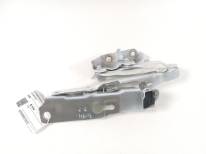  Engine cover hinge 