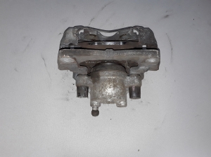 TOYOTA Yaris (2011–2020) Front brake caliper 477300D070 - 2