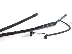  Windshield wiper blade 