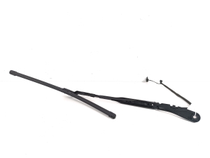  Windshield wiper blade 