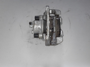 TOYOTA Yaris (2011–2020) Front brake caliper 477300D200 - 2