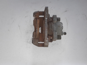 TOYOTA Yaris (2011–2020) Front brake caliper 477300D200 - 2