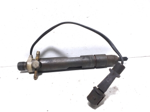Volkswagen Passat B5 (1997–2005) Kütusepihusti 028130201S - 3