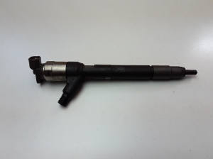  Fuel injector 