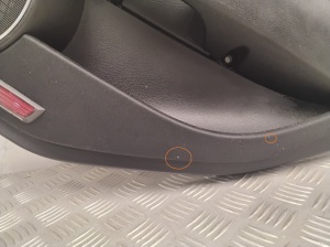  Upholstery of rear side doors 