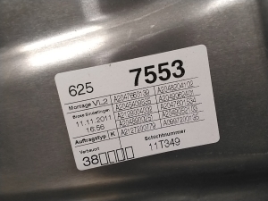 Mercedes Benz C-Class 204 (2007–2014) Priekšējo durvju logu pacēlājs un tā daļas A2047660139 - 2