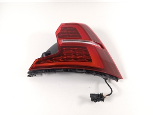  Rear corner lamp 