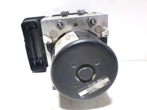 Mercedes Benz C-Class 204 (2007–2014) ABS Steuergerät A2045453932  A2044314012 - 5