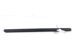 Mazda 2 (2014–2026) Front door inner window molding - 2