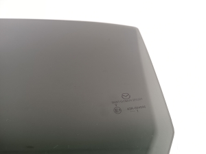 Mazda 2 (2014–2026) Rear side door glass - 2