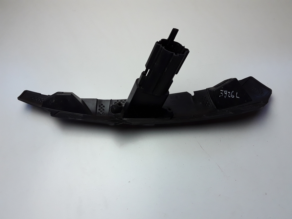 Ford Kuga III (2020–2026) Halter Scheinwerferwaschdüse LV4B17D597 Ford Kuga III (2020–2026) Halter Scheinwerferwaschdüse LV4B17D597