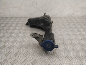 Mercedes Benz C-Class 204 (2007–2014) Front washer fluid reservoir A2048601560 - 3