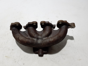  Exhaust manifold 