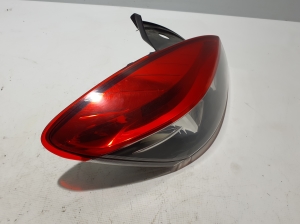  Rear corner lamp 