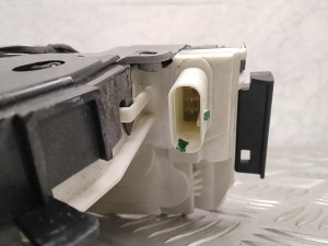 Mercedes Benz C-Class 204 (2007–2014) Rear side door lock A0997300135 - 2