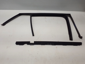Rear side door seal on the door - A2537352200