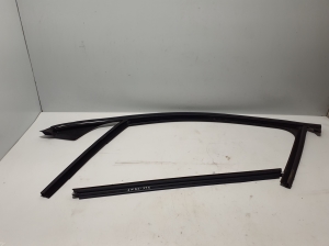 Front door rubber seal - A2537259500