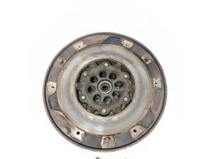  Clutch flywheel 