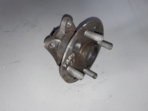 TOYOTA Yaris (2011–2020) Hinteres Lager 424500D050 - 2