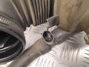  Air intake hose 