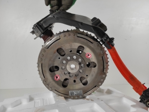  Clutch flywheel 