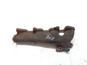  Exhaust manifold 