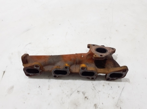   Exhaust manifold 