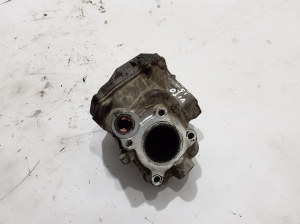  EGR valve 