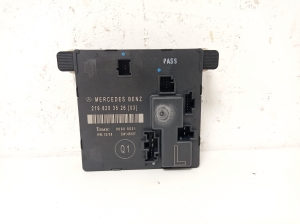   boîtier de commande des portes arrière 