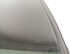 TOYOTA PRIUS Prime (2016–2022) Aizmugurējo sānu durvju trīsstūrveida stikls 68124-47030 - 3