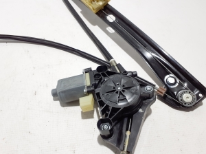 Volkswagen Golf VII (2012–2026) Front door window regulator 5G4837461H - 2