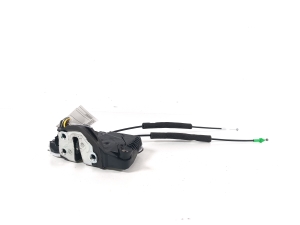 TOYOTA PRIUS Prime (2016–2022) Front door lock 69040-47110 - 3