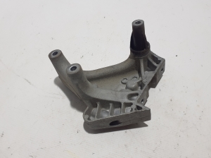  Engine holder 