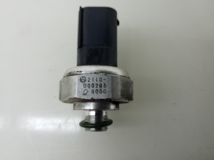 Mercedes Benz Vito 447 (2014–2026) A/C condenser sensor A2110000283 - 3