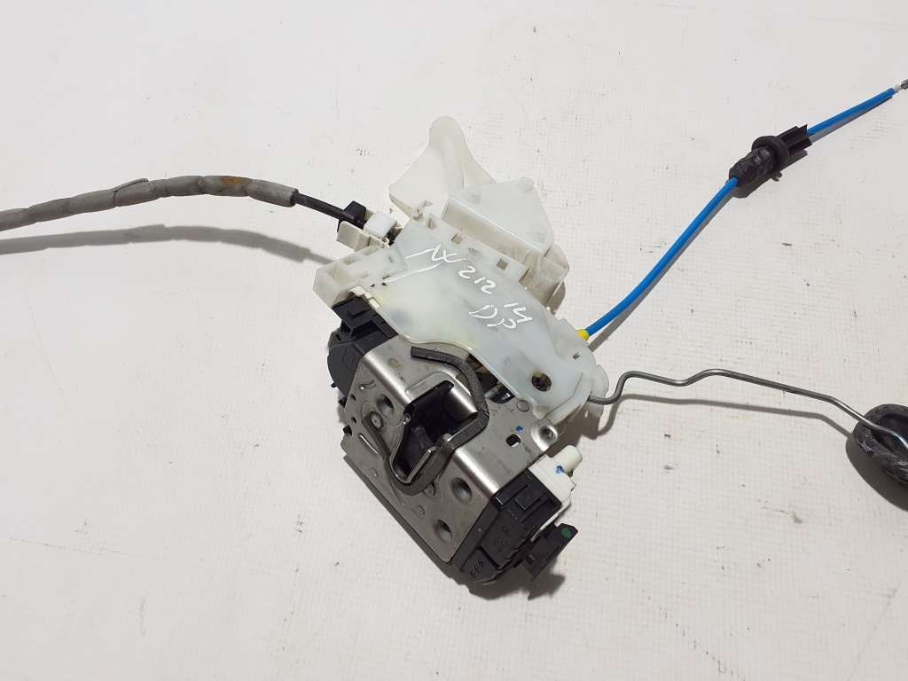 MERCEDES-BENZ E-Class W212/S212/C207/A207 (2009-2016) Front Right Door Lock A2047203035 25760854