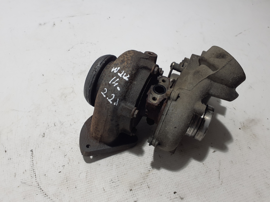 Mercedes Benz E-Class W212 (2009–2015) Turbolader A6510900086 Mercedes Benz E-Class W212 (2009–2015) Turbolader A6510900086