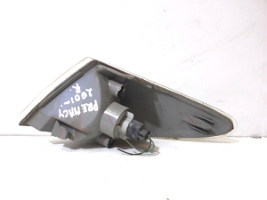 Mazda Premacy (1999–2005) Front turn signal - 3