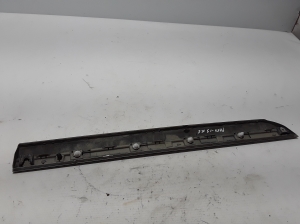 Volkswagen Passat B8 (2014–2023) Tagumise küljeukse liist 3G0853333A - 3